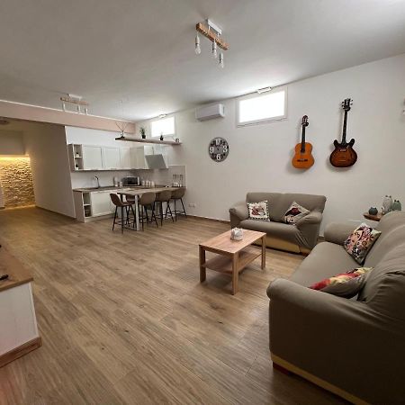 Tavernetta Open Space Apartment Specchia Bagian luar foto