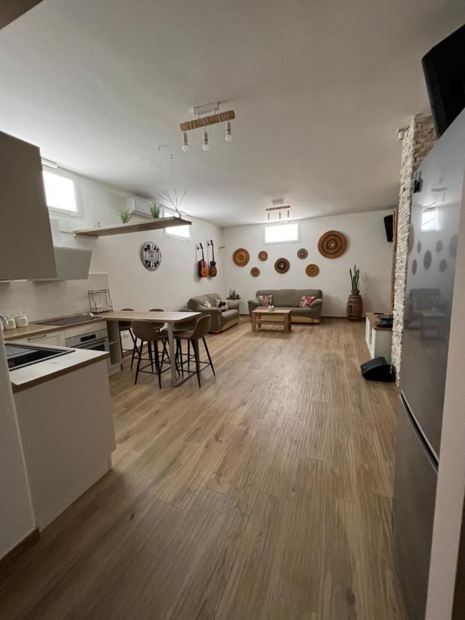 Tavernetta Open Space Apartment Specchia Bagian luar foto
