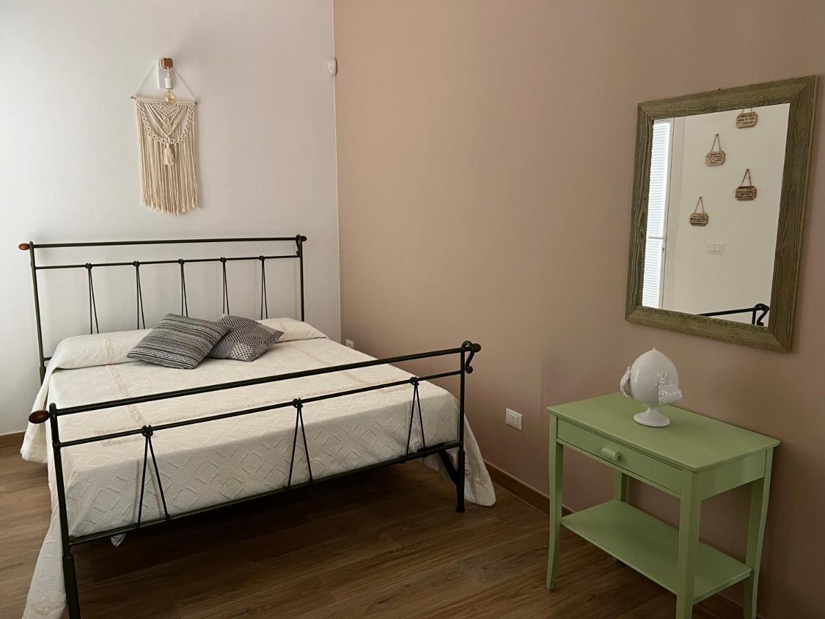 Tavernetta Open Space Apartment Specchia Bagian luar foto