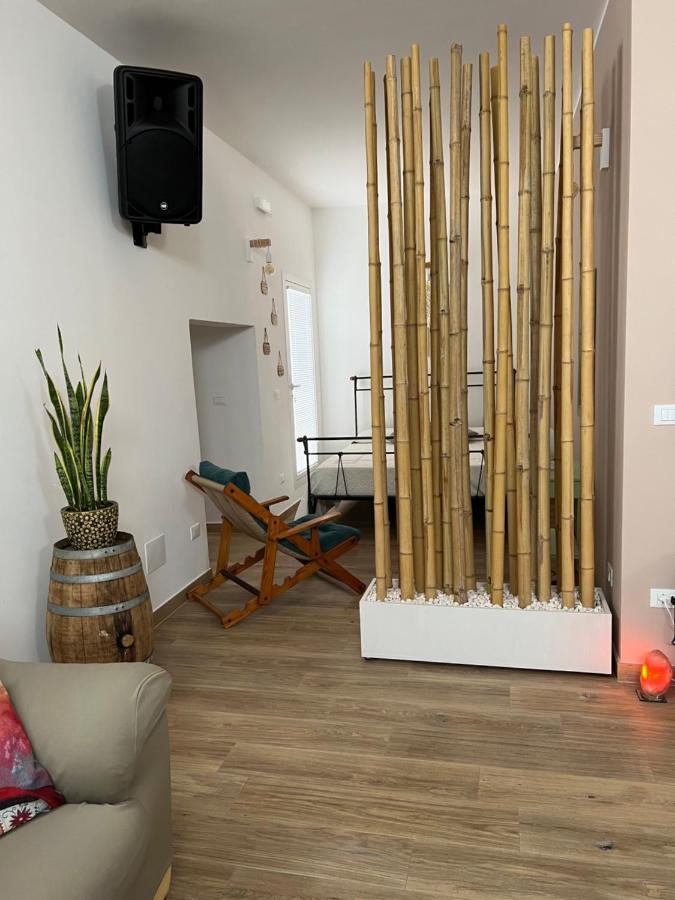 Tavernetta Open Space Apartment Specchia Bagian luar foto