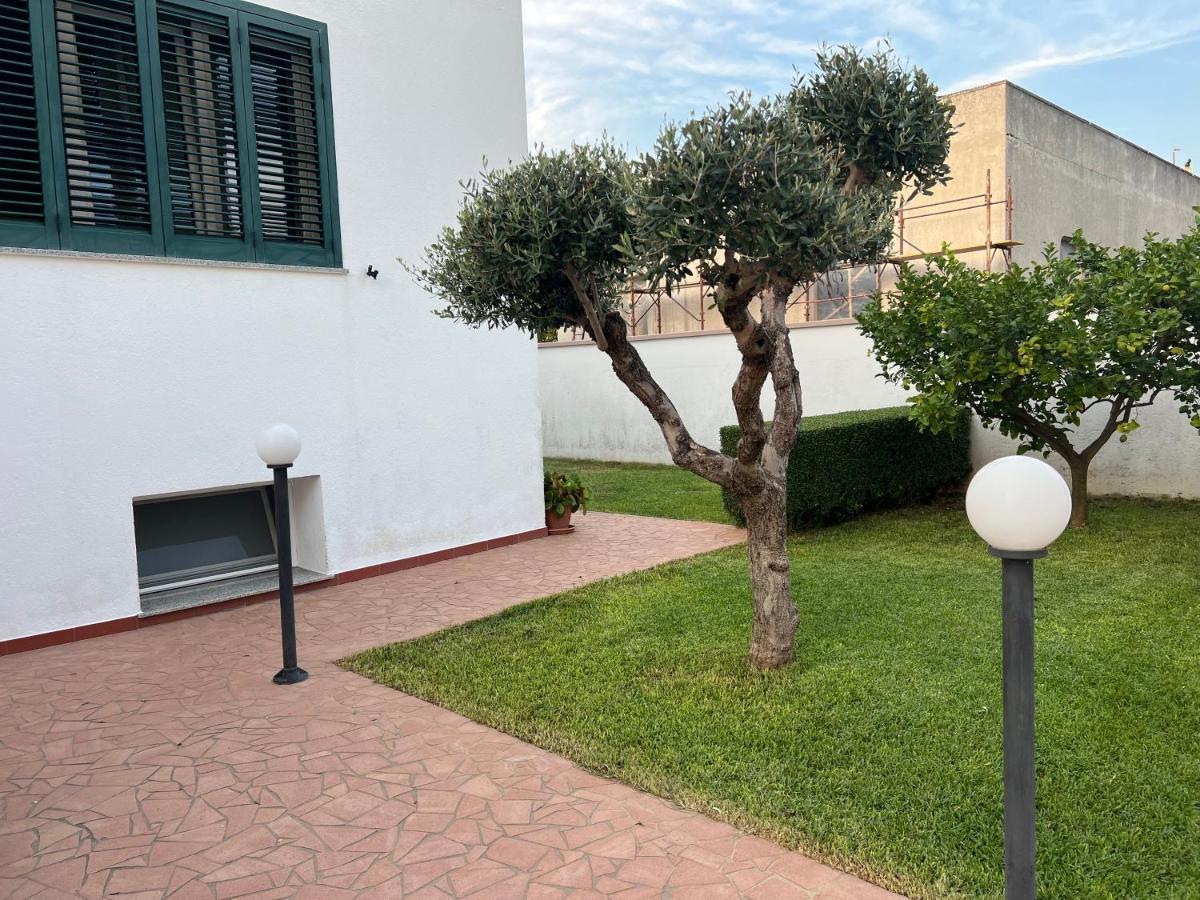 Tavernetta Open Space Apartment Specchia Bagian luar foto